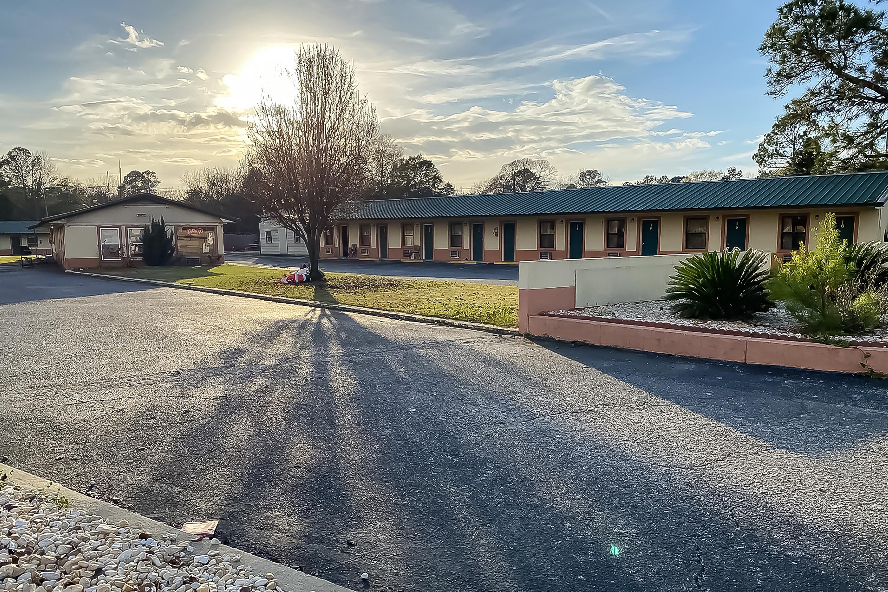 Hotel O Tallassee Hwy 14 Bagian luar foto
